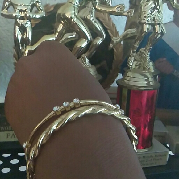 Gold Bangles Set(5) by RocaWear - Picture 5 of 6